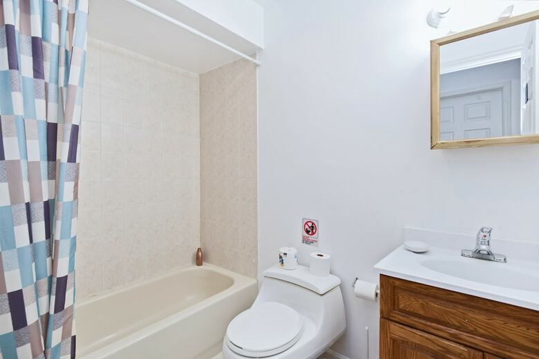 Hotel Racpanos Modern Stay On Forrest Street