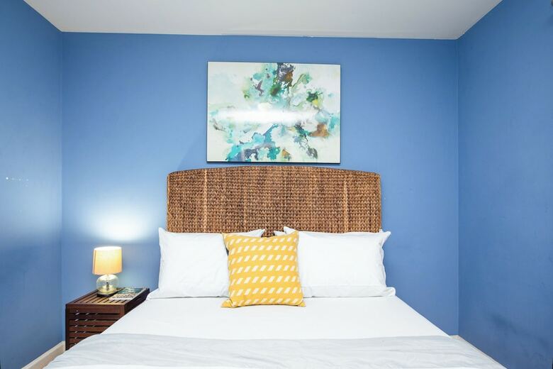 Hotel Racpanos Modern Stay On Forrest Street