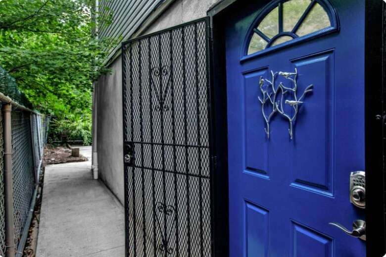 Hotel Racpanos Modern Stay On Forrest Street