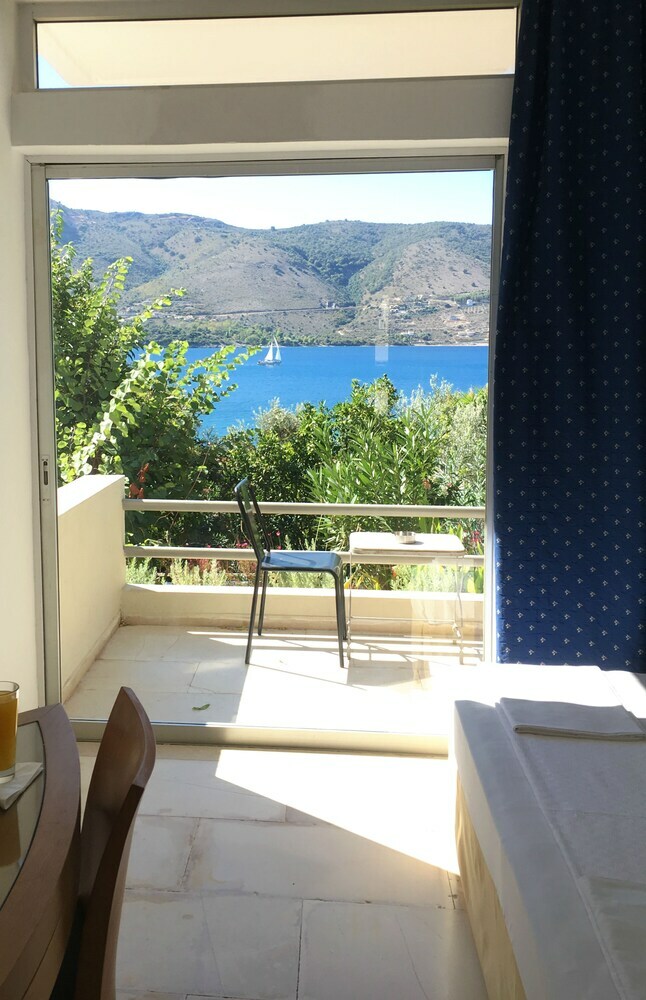 Hotel Plataria Seaside Resort