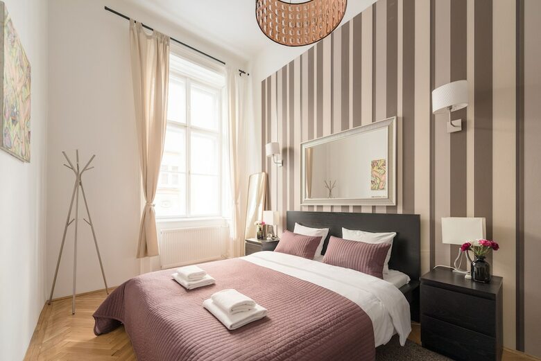 Oasis Apartments - Doh�ny Street I