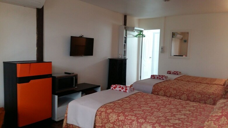 Hotel Jutharat Home