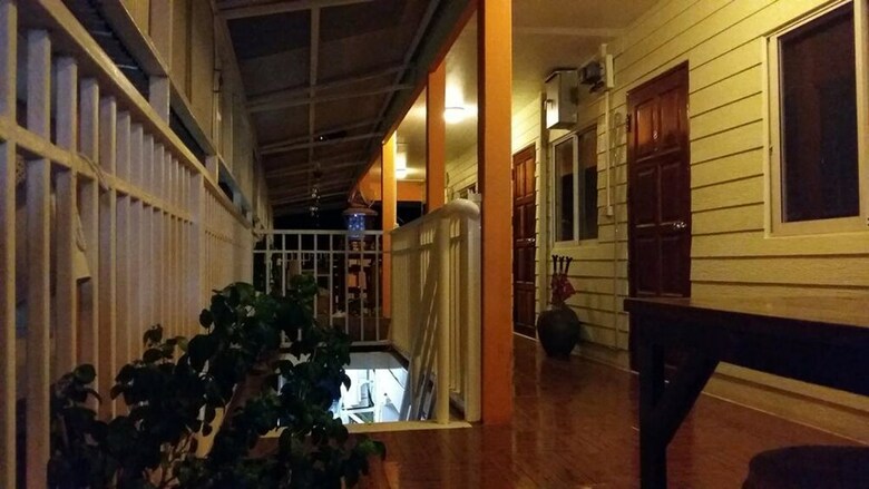Hotel Jutharat Home