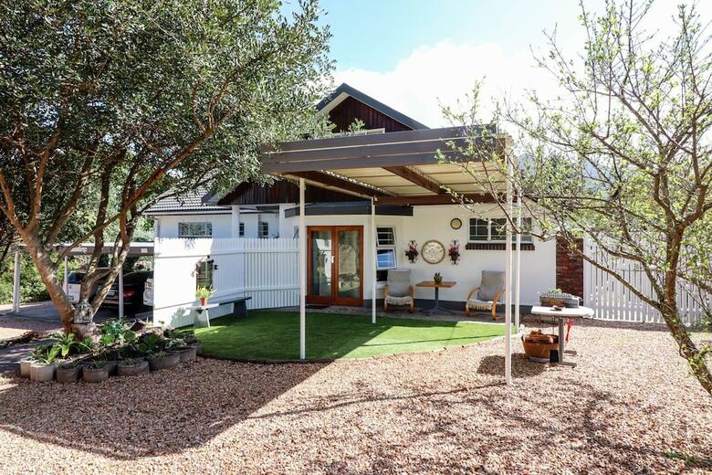 Hotel Arbour1