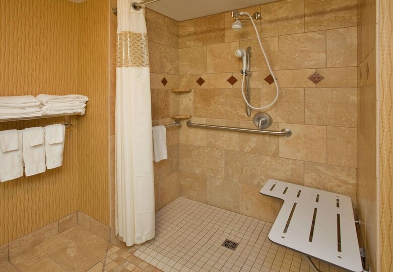 Hotel Hampton Inn And Suites Watertown