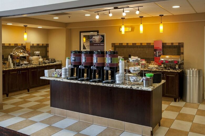 Hotel Hampton Inn And Suites Watertown