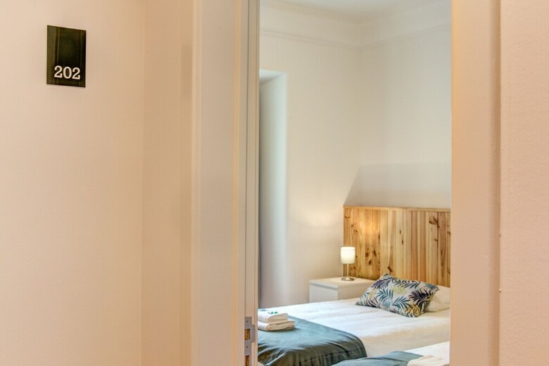 Hotel Home Out Rooms & Apartments