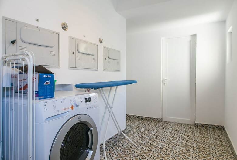 Hotel Home Out Rooms & Apartments