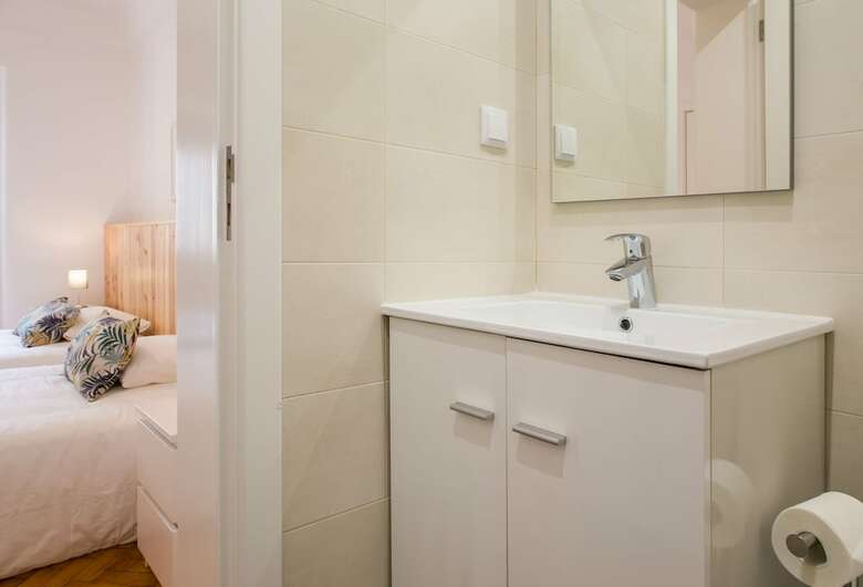 Hotel Home Out Rooms & Apartments