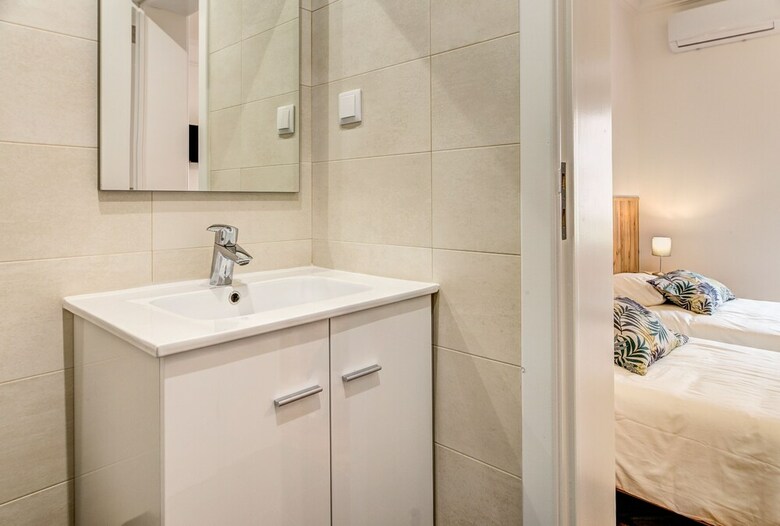 Hotel Home Out Rooms & Apartments