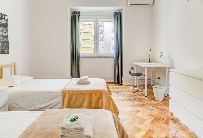 Hotel Home Out Rooms & Apartments
