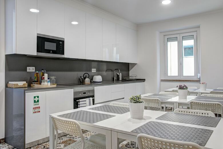 Hotel Home Out Rooms & Apartments