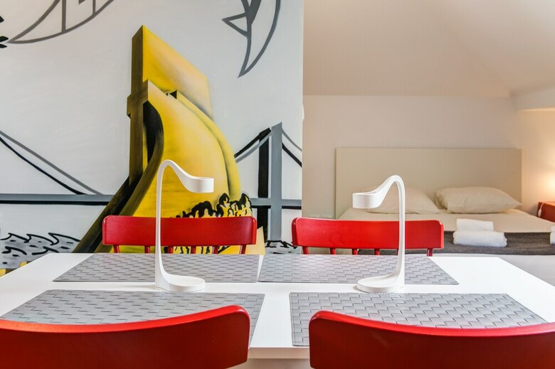 Hotel Home Out Rooms & Apartments