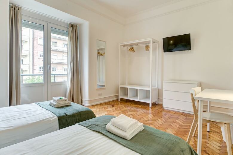 Hotel Home Out Rooms & Apartments