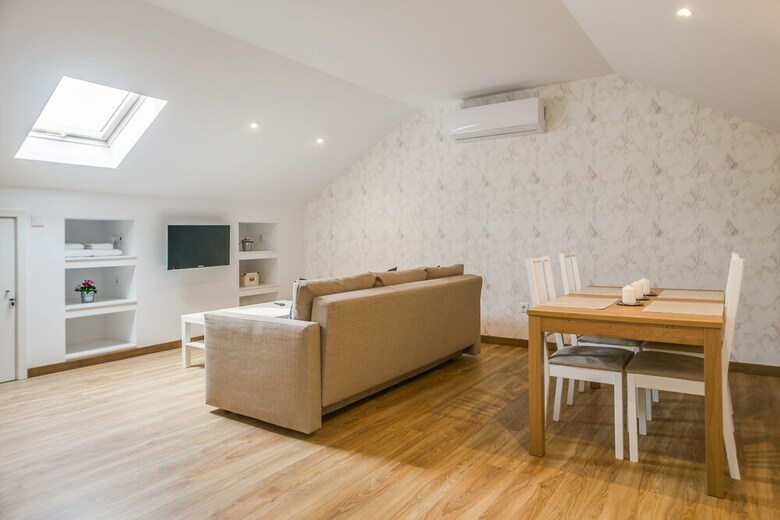 Hotel Home Out Rooms & Apartments