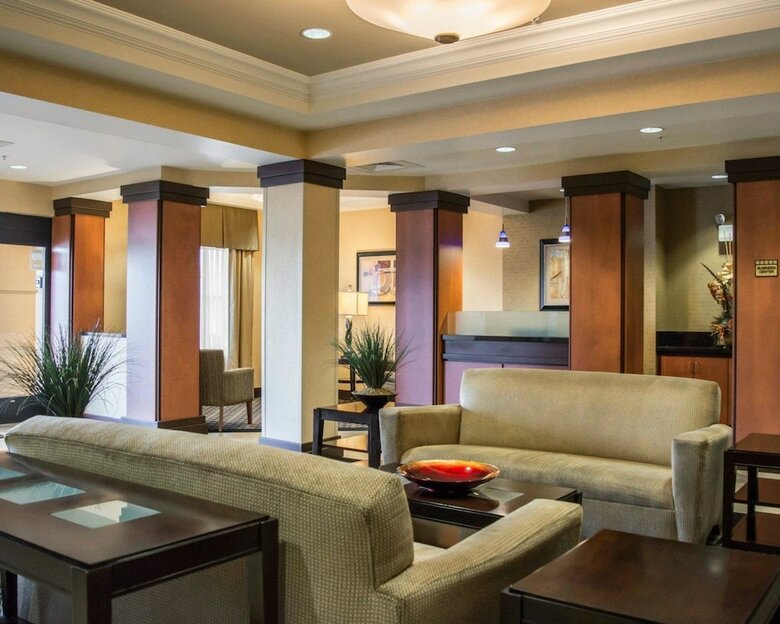 Hotel Comfort Suites Vero Beach I-95