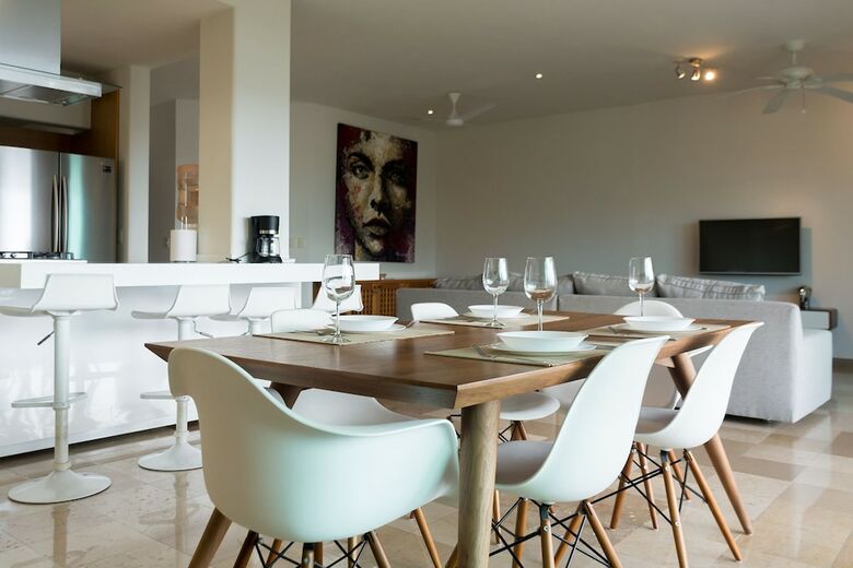Apartamentos Costa Brava B2. The Horizon Right In Front Your Sight