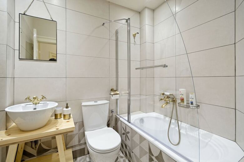 Apartamentos The Athens History