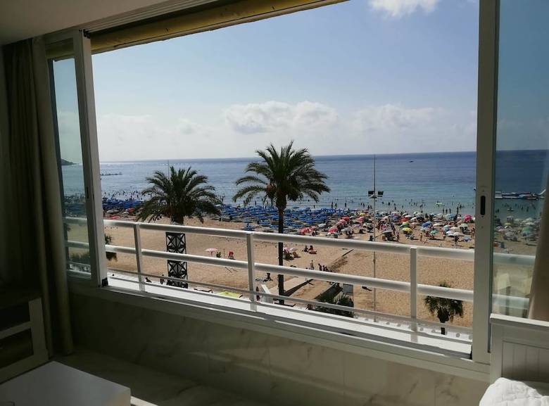 Apartamentos Levante Beach Seafront Studio