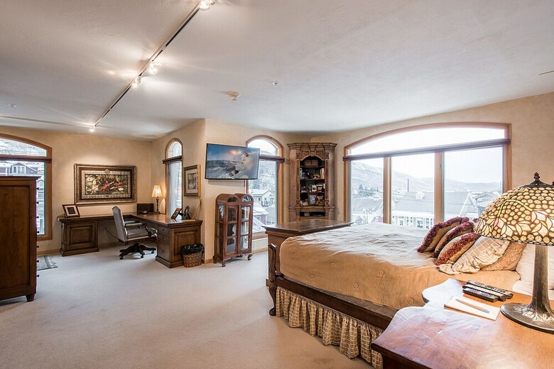The Caledonian By All Seasons Resort Lodging