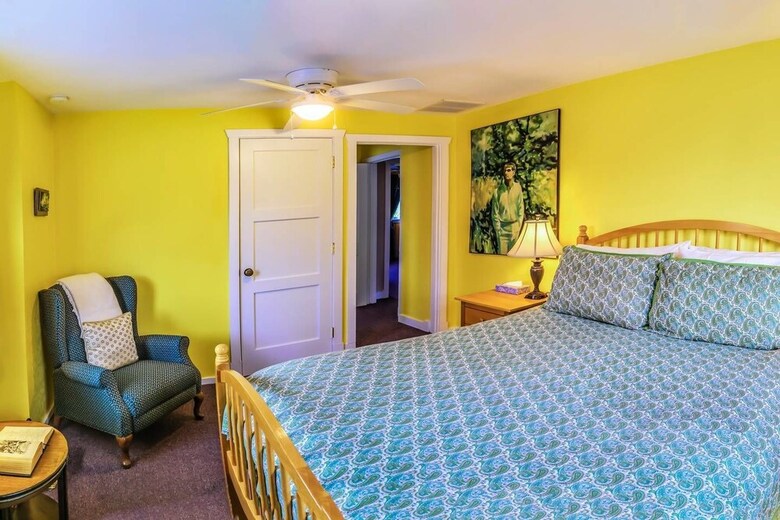 Blue Moon House & Cottage ~ Just 5 Blocks From Osf