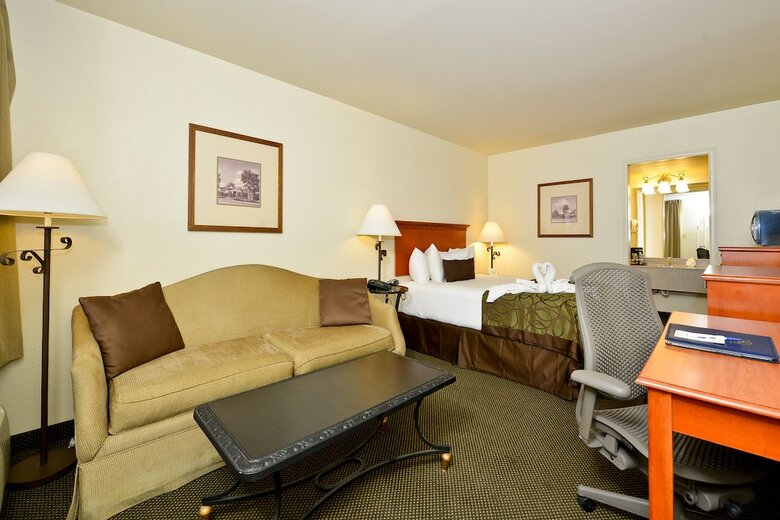Historic Coronado Motor Hotel