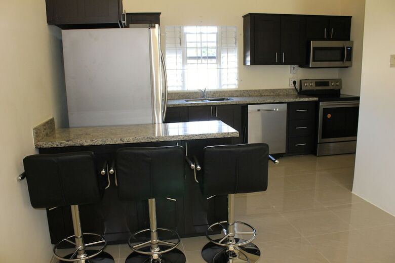 Zade's Vacation Home With Spa Pool & Bbq
