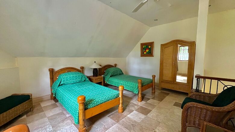 Hotel Coco Grove Beach Resort