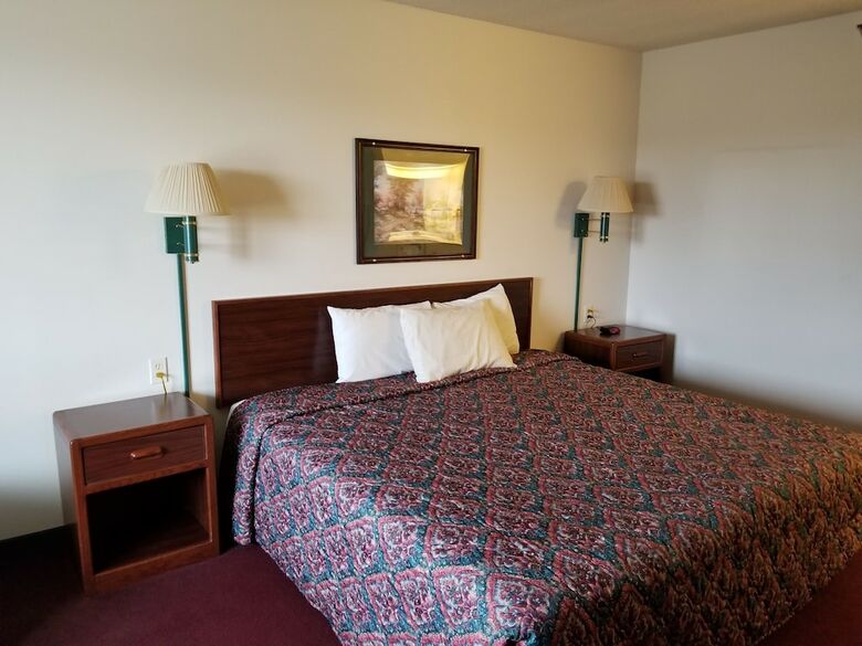 Hotel Bilmar Inn & Suites Dell Rapids