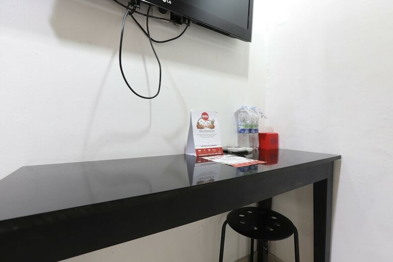 Oyo 161 Dc Hotel Utan Kayu