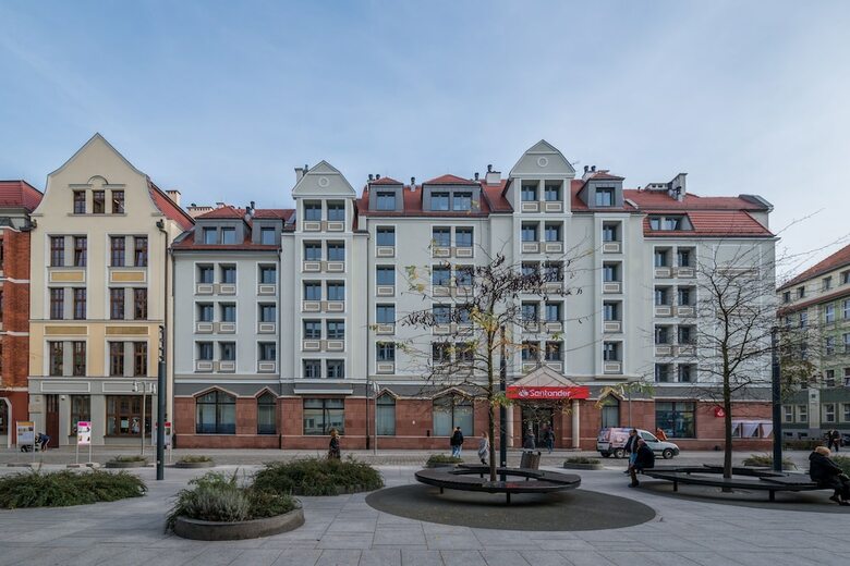 Q17 Apartments