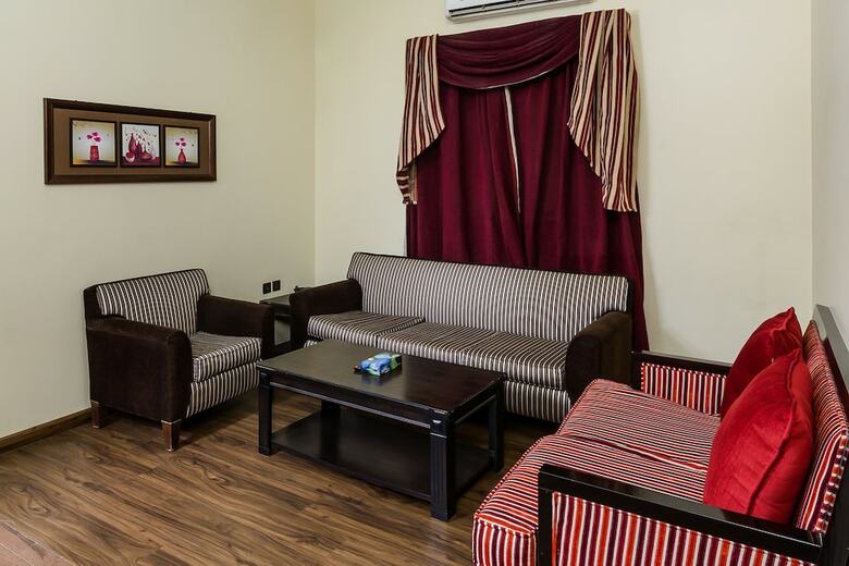 Apartamento Oyo 124 Dome Hotel Suites Al Orouba