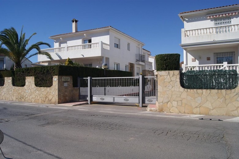 Apartamentos Marineu Residencial L'atall
