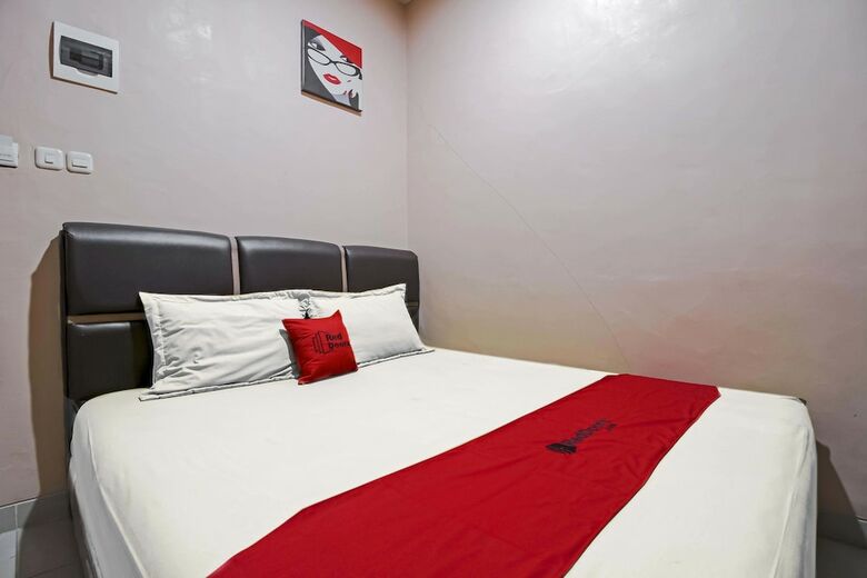 Hotel Reddoorz @ Jalan Darussalam Medan