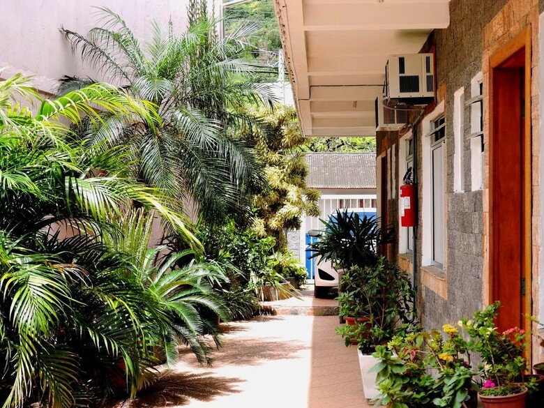 Hostal Pousada Pedra Rosa