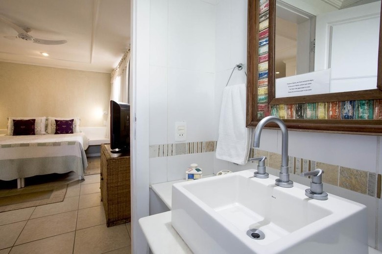Hostal Spazio Buzios Guesthouse