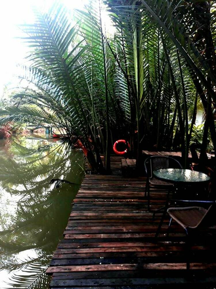 Hotel Baan Klangsuan Bang Korbua