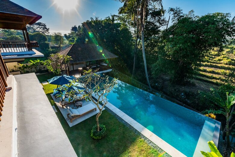 Villa Rusa Biru