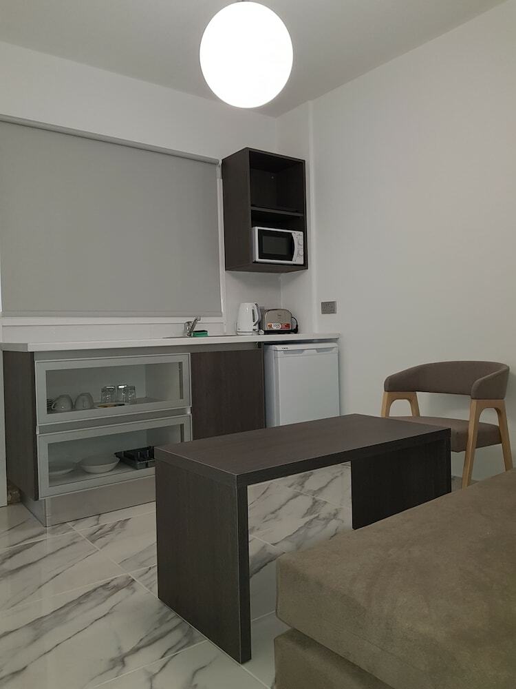 Hotel Les Palmiers Petrou Apartments