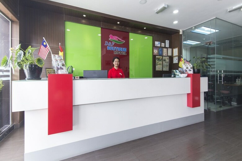 Oyo 498 D&f Boutique Hotel Senawang