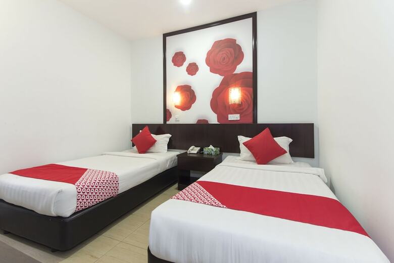 Oyo 498 D&f Boutique Hotel Senawang