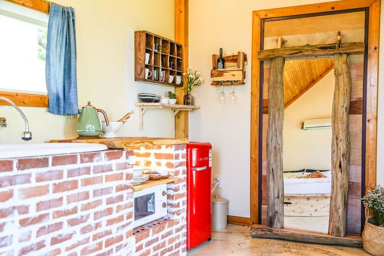 Pension Ddolnaemi House
