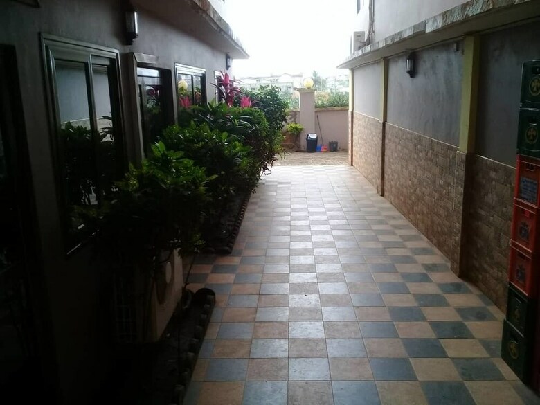 Nhyira Hotel
