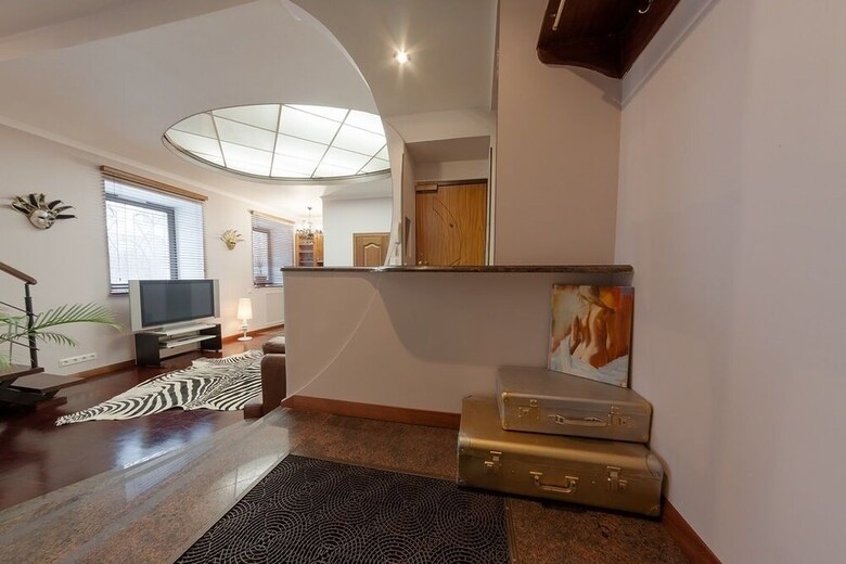 Hth24 Apartment Italiyanskaya 27