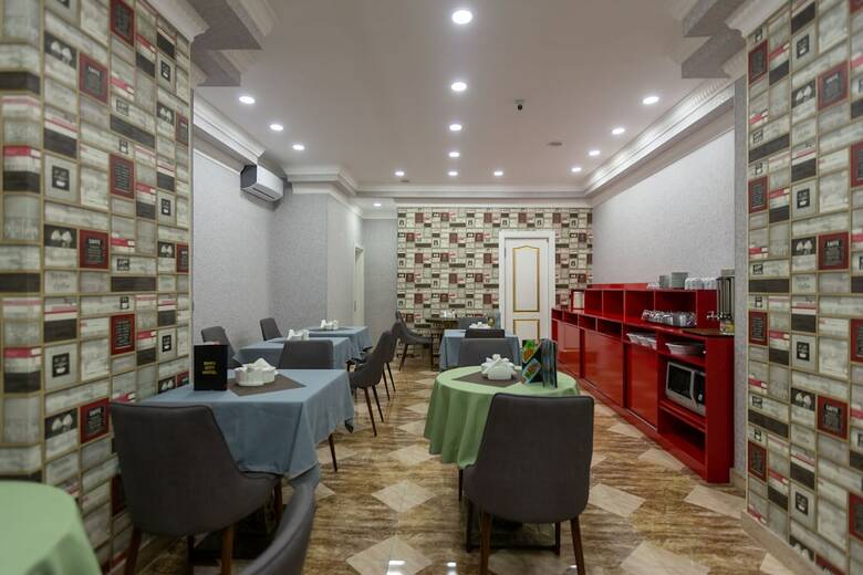 Baku City Hotel