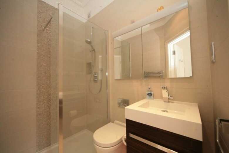 2 Bedroom Apartment In Wimbledon Village