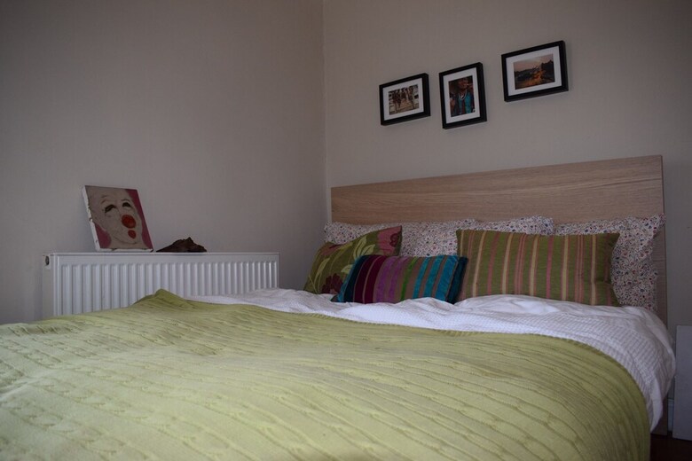 2 Bedroom House On James Street Sleeps 4