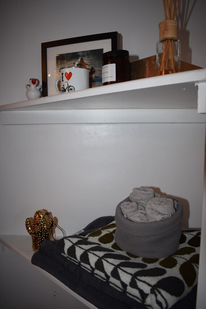 2 Bedroom House On James Street Sleeps 4