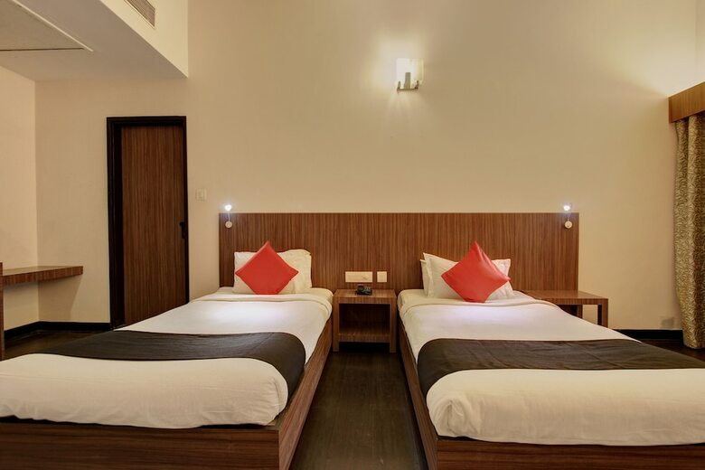 Capital O 22798 The Hans Hotel