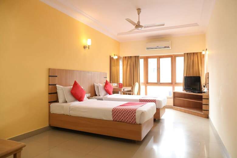 Oyo 16260 Hotel Sunny International